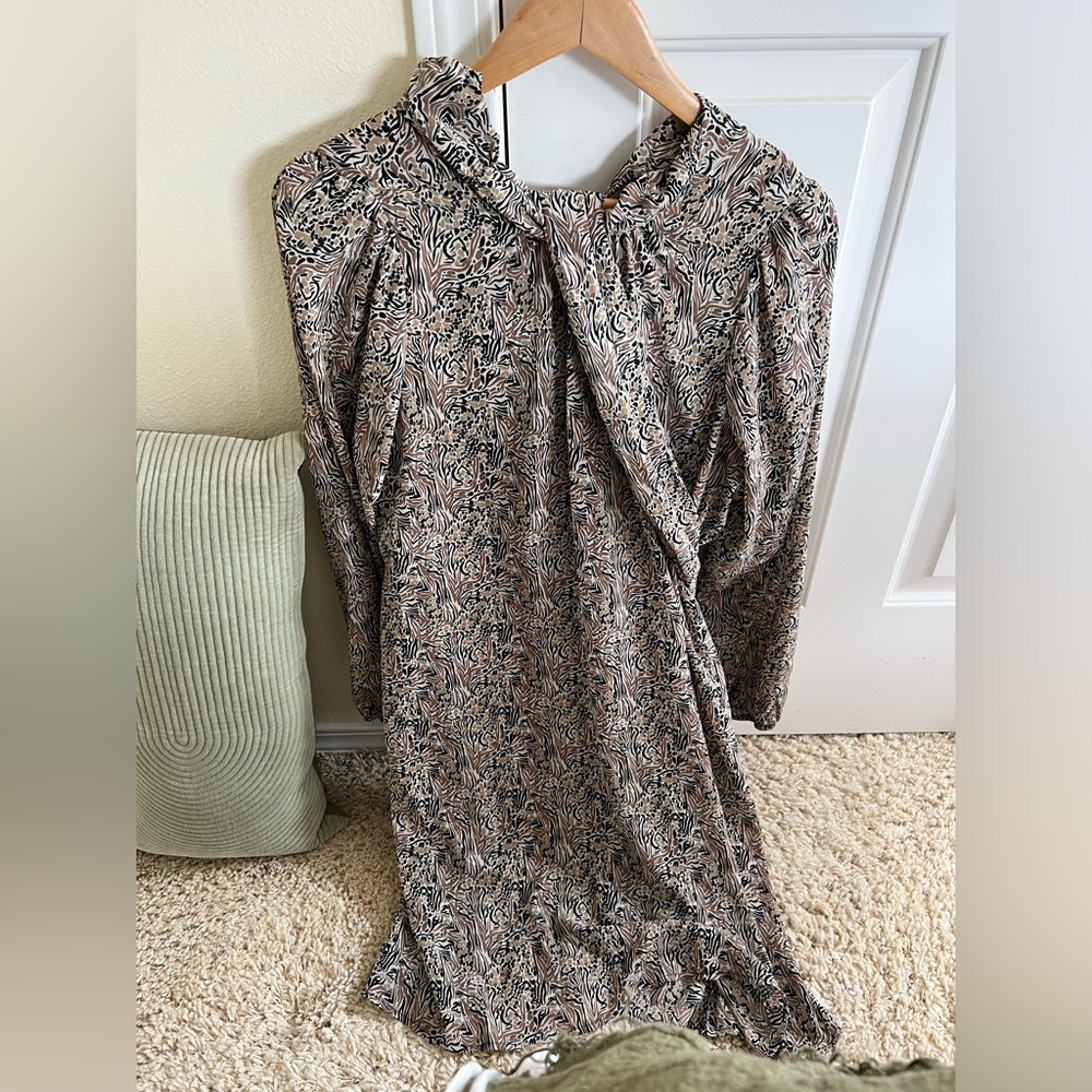 Carly Jean Los Angeles shift dress
